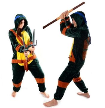 Moderný kigurumi overal zelenej farby s motívom NINJA veľkosť L