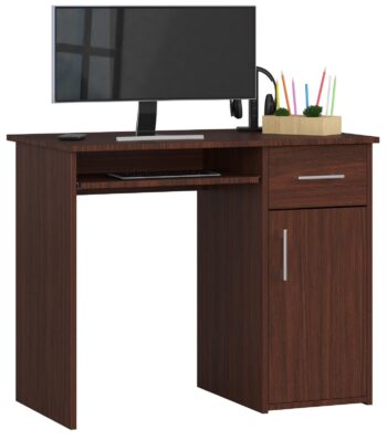 Moderný Písací stôl MELANIA90 v elegantnej farbe wenge MELANIA90 je symbolom kombinácie štýlu a praktickosti. V exkluzívnej farbe wenge tento písací stôl predstavuje dokonalý kúsok nábytku pre detskú izbu, kanceláriu alebo pracovňu.  Materiál: Vyrobené z vysoko kvalitného a odolného LTD. Rozmery: 74 x 90 x 50 cm - ideálna veľkosť pre každý typ miestnosti. Farba: Tmavý a elegantný odtieň wenge - pre moderné vzhľad vášho interiéru. Vybavenie: S jednou zásuvkou a výsuvnou doskou na klávesnici pre maximálny komfort pri práci. Štýl: Moderný a dizajnový vzhľad, ktorý dodá charakter akémukoľvek priestoru. Počet políc: 3 - na usporiadanie všetkých vašich potrieb a pracovných nástrojov.   MELANIA90 kombinuje funkcionalitu s estetickým dizajnom. Urobte svoj pracovný priestor výnimočným s týmto nádherným stolom!