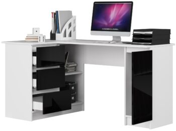 SCYL155L: Dizajnová elegancia s čiernym leskom Objavte SCYL155L, písací stôl, ktorý kombinuje moderný vzhľad s praktickosťou. Jeho kontrastné farby a lesklý dekor predstavujú ideálnu voľbu pre detskú izbu, kanceláriu aj pracovňu.  Typ tovaru: Písací stôl Materiál : Kvalitné LTD Rozmer: 77 x 155 x 85 cm Farba: Čisto biela s doplnkami v čiernom lesku Vybavenie: 3 zásuvky pre ľahké skladovanie Štýl: Moderný a dizajnový vzhľad  Dekor: Lesk, pre dokonalý vzhľad a jednoduchú údržbu Tvar: Rohový – optimálne využije váš priestor Počet políc: 4, pre perfektnú organizáciu vašich vecí  Ľavé prevedenie. Stôl SCYL155L predstavuje kombináciu elegancie a funkčnosti. Jeho moderný dizajn doplnený čiernym leskom prinesie do vášho interiéru sviežosť a luxusný vzhľad.