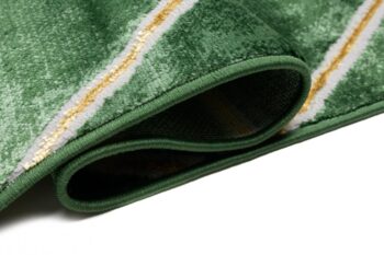 Moderný zelený koberec so zlatým vzorom trojuholníkov Šírka: 120 cm | Dĺžka: 170 cm