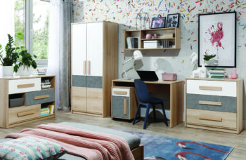 S kvalitným a moderným nábytkom Aurin vyskladáte pracovňu či študentskú izbu presne podľa Vašich predstáv. Zásuvkovú komodu AURIN CH-850-3DR musíte mať aj vy! Jej rozmery sú (ŠxHxV): 83,1x39,6x84,1 cm. Jej nezvyčajný dizajn nezostane bez povšimnutia. Zásuvky sa môžu pochváliť…