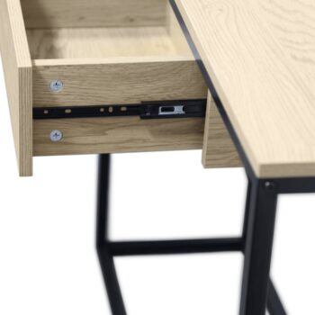 Konzolový stolík Navaro Typ 2 v elegantnej kombinácii čiernej a dubu je ideálnym doplnkom pre moderné interiéry. Tento štýlový kus nábytku od značky KONDELA ponúka nielen estetický vzhľad, ale aj praktickosť. S rozmermi 100 cm na šírku, 30 cm na hĺbku a výškou 75 cm sa ľahko…