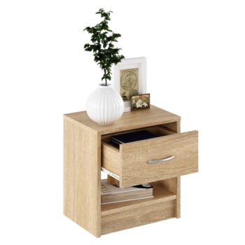 Elegantný nočný stolík NEA 2 NEW je praktický a štýlový doplnok do každej spálne. Jeho jednoduchý, no moderný dizajn dokonale zadpadne do rôznych interiérov. Vyrobený je z laminovanej DTD v prevedení dub artisan. Disponuje jedným šuplíkom s úchytkou…