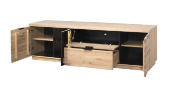 NEAPOL je elegantný a štýlový sektor vo farebnom prevedení dub bianco. Nábytok je vyrobený z kartáčovaného dubového masívu s tmavým sklom. Vonkajšia strana korpusu je vyrobená z kvalitnej dubovej dýhy. Vnútorná strana korpusu je vyrobená z LTD dosky, ktorá je nenáročná na údržbu.Police sú z tmavého dymového skla a dubovej dýhy. Pánty sú vybavené systémom pomalého zatvárania. Úchytky  sú vyrobené z kovu, v čiernej farbe. Nábytok disponuje okrúhlymi plastovými nožičkami, ktorú sú v čiernom prevedení. Povrchová úprava olejom bianco zvýrazňuje krásnu štruktúru dreva, pričom poskytuje dlhodobú ochranu voči opotrebovaniu.Komoda je kombinovaná, trojdverová. V strednej časti sa nachádzajú dve praktické zásuvky. Dvierka sú presklené. Farebné prevedenie: dub bianco.Rozmery (š,v,h): šírka: 200 cmvýška:60 cmhĺbka: 50 cmV našej ponuke nájdete aj ďalšie prvky sektoru NEAPOL. 