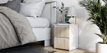 Elegancia a schopnosť racionálne využiť priestor sú hlavnými prednosťami nočného stolíka NELEN. Disponuje dvoma praktickými zásuvkami, do ktorých si uložíte všetky veci, ktoré chcete mať pri posteli vždy po ruke. Na priestrannú vrchnú dosku sa bez obáv zmestí lampička, prípadne budík či hodinky.…