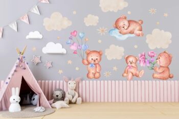 Samolepky na stenu sú originálnym riešením pre doladenie vášho interiéru do posledného detailu. Viete ich použiť v každej izbe vašej domácnosti či už je to spálňa, obývačka, detská izba, ale aj kuchyňa a chodba. V ponuke je dostupných veľa možností a dizajnov nálepiek v rôznych farbách, motívoch a rozmeroch. Vytvorte si jedinečný a originálny domov pomocou nálepiek, ktoré sa jednoducho aplikujú.