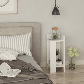 GAUNT Nočný Stolík: Čistota Biele v Modernom DesigneZaraďte do svojej spálne nočný stolík GAUNT, ktorý odráža dokonalú kombináciu moderného štýlu a funkčnosti. S čisto bielym povrchom a štvorcovým dizajnom je ideálnym doplnkom pre každú spálňu, ktorá sa snaží kombinovať jednoduchosť s efektivitou.Materiál: Kvalitný melamín a VT laminát.Rozmer: 60 x 25 x 25 cm.Farba: Klasická biela.Vybavenie: Odkladacia polica pre všetky vaše nočné potreby.Tvar: Moderný štvorcový dizajn.Hrúbka materiálu: Pevných 18mm, garantujúcich dlhú životnosť.Dodatočné informácie: Pre väčšiu flexibilitu je v ponuke aj opačná verzia.Vytvorte si pokojný a harmonický priestor s nočným stolíkom GAUNT.