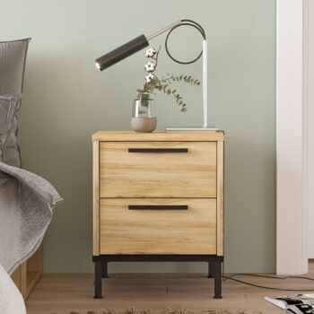 LEVY 24 - Nočný stolík pre Vašu spálňuDesign a Kvalita: Predstavujeme Vám LEVY 24, elegantný nočný stolík, ktorý je dokonalým doplnkom pre každú spálňu. Vyrobený z kvalitného LTD v odtieni dub Left a dokončený čiernym kovom, tento stolík je nielen krásny, ale aj odolný a dlhotrvajúci.Rozmery a Funkcie: So svojimi kompaktnými rozmermi 40 x 35 x 49 cm, LEVY 24 je ideálny do akéhokoľvek priestoru. Vybavený dvoma zásuvkami, ponúka dostatok úložného priestoru pre vaše knihy, ovládače a iné nočné potreby.Typ tovaru: Nočný stolíkMateriál: LTD a kovFarba: Dub Left + čiernaVybavenie: 2 zásuvkyInvestujte do kvality a štýlu s nočným stolíkom LEVY 24 a obohaťte svoju spálňu o eleganciu a funkčnosť.Dodávame v demonte.