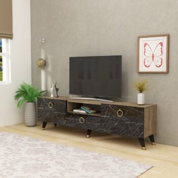 TV stolík OHIO – Luxusný a praktický doplnok do vašej obývačkyTV stolík OHIO je ideálnym riešením pre moderné obývacie izby, kde sa kladie dôraz na eleganciu a funkčnosť. Vďaka plným dvierkam ponúka dostatok úložného priestoru pre vaše elektronické zariadenie, káble a ďalšie nevyhnutnosti. Jeho precízne spracovanie a možnosť pripevnenia na stenu pridávajú na praktickosti aj estetickom dojme.Hlavné vlastnosti produktu:Typ tovaru: TV stolíkVhodné do miestnosti: Obývacia izbaMateriál: Melamín, VT laminátRozmery: 45 x 150 x 31.3 cmFarba: orech / čiernaVybavenie: Plné dvierkaŠtýl: LuxusnéPočet dvierok: 3Hrúbka materiálu: 18 mmDodatočné informácie: Dodávame v demonte, možno pripevniť na stenuStolík OHIO spája elegantný dizajn s praktickým usporiadaním. Jeho robustná konštrukcia a kvalitné materiály zaisťujú dlhú životnosť, zatiaľ čo luxusné prevedenie dodá vášmu interiéru sofistikovaný vzhľad. Zaobstarajte si TV stolík OHIO a dodajte svojej obývačke štýl a praktickosť!