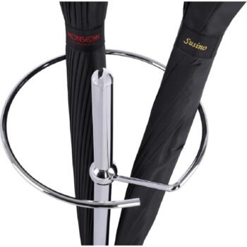 Stojan na dáždnik OLDO je praktický doplnok vhodný do každej moderne zariadenej predsiene. Konštrukcia je vyrobená z kovu vo farbe chrómu a doplnená o sklenený podstavec čiernej farby s priemerom 26 cm. V dolnej časti stojanu sa nachádza praktická miska na odtekanie vody z dáždnika.