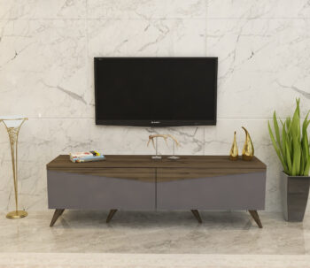 TV stolík OPAL - elegantné a praktické riešenie pre vašu obývaciu izbuTV stolík OPAL je ideálnou voľbou pre modernú obývaciu izbu. Jeho elegantný dizajn dodá interiéru štýl a funkčnosť.Vyrobený z kvalitného materiálu LTD s hrúbkou 18 mm, OPAL ponúka nielen atraktívny vzhľad, ale aj dlhú životnosť. Stolík je vybavený praktickou skrinkou s dvoma dvierkami, ktorá poskytuje dostatok úložného priestoru pre vaše multimediálne zariadenie alebo iné nevyhnutnosti.Hlavné vlastnosti produktu:Typ tovaru: TV stolíkVhodné do miestnosti: obývacia izbaMateriál: LTDRozmery: 46 x 150 x 29.6 cmFarba: antracit + orechVybavenie: skrinkaPočet dvierok: 2Dodatočné informácie: Dodávame v demonte, plastové nožičkyTV stolík OPAL je dodávaný v demontovanom stave a je ľahké ho zostaviť. Plastové nožičky zaisťujú stabilitu a ochranu podlahy.