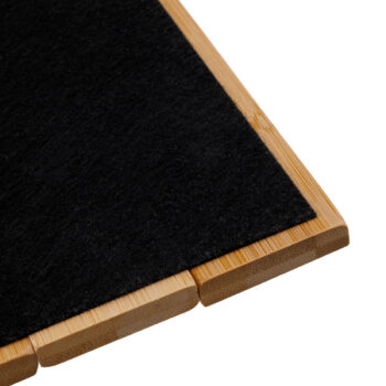 Predstavujeme vám drevenú podložku na sedačku Osen, ktorá kombinuje prírodnú krásu a moderný dizajn. Táto podložka je ideálnym doplnkom pre váš interiér, ktorý dodá vašej sedačke nový rozmer a štýl.