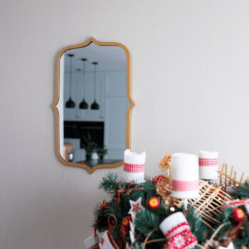 Predstavujeme vám elegantné zrkadlo na stenu Ouso v zlatej farbe, ktoré sa stane skvostným doplnkom vášho interiéru. Toto moderné zrkadlo od značky KONDELA je navrhnuté tak, aby prinieslo do vašej domácnosti nádych luxusu a štýlu. Jeho nepravidelný tvar a svetlá zlatá farba dodávajú priestoru…