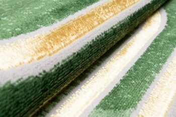 Originálny moderný zelený koberec so zlatým vzorom Šírka: 140 cm | Dĺžka: 200 cm