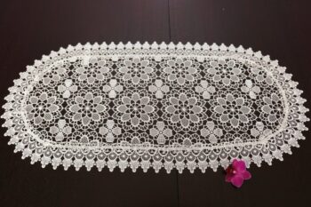 Ovalný krajkový obrus krémovej farby Šírka: 35 cm | Dĺžka: 70 cm