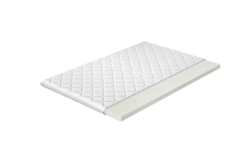 NABBI P25 160 obojstranný penový matrac (topper) PUR pena / látka Penový topper matrac P25 160 bude dokonalým, doplnkovým vybavením, nie len pre Vašu boxspringovú posteľ. Matrace tohto typu sa používajú pre hygienickú ochranu matraca, na zmenu tvrdosti matraca alebo na tzv. renováciu starého matraca alebo prípadné dočasné riešenie. PUR pena P25 má vynikajúce…