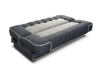 Praktická pohovka PATRIK v modernom prevedení poťahu Malmo 95 a Malmo 90. K pohovke odporúčame dokúpiť kreslo PATRIK v prevedení poťahu Malmo 95 a Malmo 90.Pohovka je rozkladacia s úložným priestorom. Po rozhložení vznikne ložná plocha o rozmere 195 x 115 cm. Výplň sedáku tvorí bonellová pružina a PUR pena.Šmrnc jej dodávajú nožičky v chrómovom vzhľade. Výška sedu 48 cm. Vankúše nie sú v cene.Rozmery:- šírka: 195 cm,- výška: 95 cm,- hĺbka: 88 cm.Záruka 24 mesiacov.