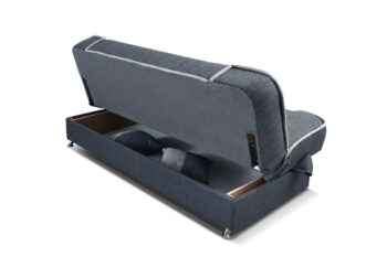 Praktická pohovka PATRIK v modernom prevedení poťahu Malmo 95 a Malmo 90. K pohovke odporúčame dokúpiť kreslo PATRIK v prevedení poťahu Malmo 95 a Malmo 90.Pohovka je rozkladacia s úložným priestorom. Po rozhložení vznikne ložná plocha o rozmere 195 x 115 cm. Výplň sedáku tvorí bonellová pružina a PUR pena.Šmrnc jej dodávajú nožičky v chrómovom vzhľade. Výška sedu 48 cm. Vankúše nie sú v cene.Rozmery:- šírka: 195 cm,- výška: 95 cm,- hĺbka: 88 cm.Záruka 24 mesiacov.