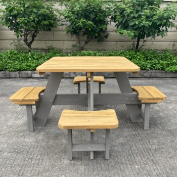 Drevený detský záhradný set Pikio v elegantnej kombinácii hnedo-sivej farby je ideálnym doplnkom pre vašu záhradu. Tento moderný a štýlový set je navrhnutý tak, aby poskytoval pohodlie a funkčnosť pre vaše deti počas ich hier na čerstvom vzduchu.