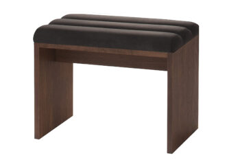Ponúkame Vám exkluzívnu kolekciu nábytku PORTORIKO, z ktorej si dokážete zariadiť elegantnú spálňu, jedáleň či obývacia izbu. Jej súčasťou je aj čalúnená taburetka PORTORIKO 81, ktorá je ideálna ku toaletnému stolíku PORTORIKO 78.Je vyrobená z vysoko kvalitnej prírodnej dýhy. Pohodlné sedenie zabezpečí čalúnená sedacia časť, ktorá je v čiernom  farebnom prevedení - carabu 33.  Maximálna nosnosť 80 kg.Rozmery (š/v/h) 60 x 46 x 36 cm.  Farba: dub antický/čierna.  Luxusný sektorový nábytok PORTORIKO sa stane ozdobou Vašej domácnosti. Pre zariadenie štýlovej spálne, obývacej izby alebo jedálne si môžete vybrať z viacerých samostatných elementov PORTORIKO.Dodávame zmontované.