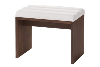 Ponúkame Vám exkluzívnu kolekciu nábytku PORTORIKO, z ktorej si dokážete zariadiť elegantnú spálňu, jedáleň či obývacia izbu. Jej súčasťou je aj čalúnená taburetka PORTORIKO 81, ktorá je ideálna ku toaletnému stolíku PORTORIKO 78.Je vyrobená z vysoko kvalitnej prírodnej dýhy. Pohodlné sedenie zabezpečí čalúnená sedacia časť, ktorá je v krémovom farebnom prevedení - carabu 60.  Maximálna nosnosť 80 kg.Rozmery (š/v/h) 60 x 46 x 36 cm.  Farba: dub antický/krémová.  Luxusný sektorový nábytok PORTORIKO sa stane ozdobou Vašej domácnosti. Pre zariadenie štýlovej spálne, obývacej izby alebo jedálne si môžete vybrať z viacerých samostatných elementov PORTORIKO.Dodávame zmontované.