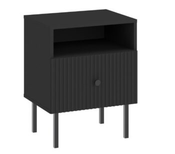 Ak hľadáte originálny nábytok do svojho interiéru, nábytok PRADY je perfektnou voľbou. Nábytok má estetický dekor frézovaných dverí, minimalistické úchytky a vysoké nožičky, čím úchváti nejedného zákazníka, ktorý má rád eleganciu a štýlovosť.Nočný stolík je vyrobený z kvalitných LTD dosiek, ktoré sú nenáročné na údržbu. Nožičky sú kovové. Stolík disponuje jednou zásuvkou a otvorenou policou.Farba: antracit.Rozmery:šírka: 47 cmvýška: 61 cmhĺbka: 42 cm.V našej ponuke nájdete aj ďalšie prvky PRADY.Dodávame v demontovanom stave.