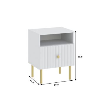 Ak hľadáte originálny nábytok do svojho interiéru, nábytok PRADY je perfektnou voľbou. Nábytok má estetický dekor frézovaných dverí, minimalistické úchytky a vysoké nožičky, čím úchváti nejedného zákazníka, ktorý má rád eleganciu a štýlovosť.Nočný stolík je vyrobený z kvalitných LTD dosiek, ktoré sú nenáročné na údržbu. Nožičky sú kovové. Stolík disponuje jednou zásuvkou a otvorenou policou.Farba: biela, zlatý úchyt.Rozmery:šírka: 47 cmvýška: 61 cmhĺbka: 42 cm.V našej ponuke nájdete aj ďalšie prvky PRADY.Dodávame v demontovanom stave.