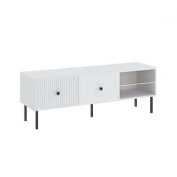 Ak hľadáte originálny nábytok do svojho interiéru, nábytok PRADY je perfektnou voľbou. Nábytok má estetický dekor frézovaných dverí, minimalistické úchytky a vysoké nožičky, čím úchváti nejedného zákazníka, ktorý má rád eleganciu a štýlovosť.Televízny stolík je vyrobený z kvalitných LTD dosiek, ktoré sú nenáročné na údržbu. Nožičky sú kovové. Stolík má jedny výklopné dvierka a jednu presklenú policu.Farba: biela, čierny úchyt.Rozmery:šírka: 135 cmvýška: 48 cmhĺbka: 42 cm.V našej ponuke nájdete aj ďalšie prvky PRADY.Dodávame v demontovanom stave.