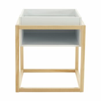 S príručným stolíkom HAGAN vytvoríte príjemný interiér s nádychom elegancie a moderného štýlu. Rozmery stolíka sú (ŠxHxV): 45x45x50 cm. Na jeho výrobu bola použitá kvalitná MDF (drevovláknitá doska) v kombinácii s pevným masívnym borovicovým drevom. Farebné prevedenie je v kombinácii bielej…