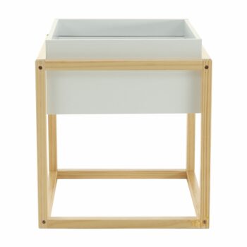S príručným stolíkom HAGAN vytvoríte príjemný interiér s nádychom elegancie a moderného štýlu. Rozmery stolíka sú (ŠxHxV): 45x45x50 cm. Na jeho výrobu bola použitá kvalitná MDF (drevovláknitá doska) v kombinácii s pevným masívnym borovicovým drevom. Farebné prevedenie je v kombinácii bielej…