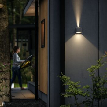 Philips Alix UltraEfficient vonkajšie nástenné LED svietidlo antracit, 4,3 W, 800 lm, 2700 K