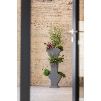 Plastia Samozavlažovací vertikálny kvetináč Tree sivá, 31,3 x 77,3 cm