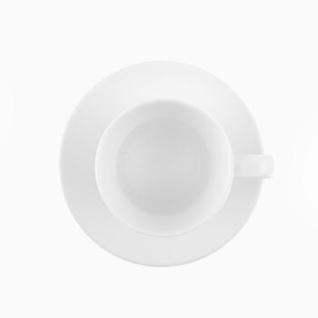Biela podšálka RGB s priemerom 15 cm je výborným doplnkom k espresso šálke RGB, ktorá je vhodná nielen na kávu, ale aj na čaj. Oceníte jej prijateľnú cenu a množstvo jedinečných nápadov, ktoré nájdete iba v tejto línii. Šálka nie je súčasťou produktu a predáva sa zvlášť.