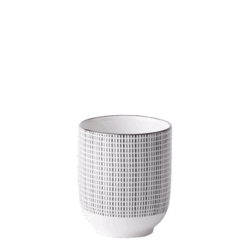 Porcelánový pohár z kolekcie Elements Asia Fire dodá vášmu stolovaniu atmosféru ďalekého východu. Jeho dizajn zdobia maľované vzory vytvorené čiernym ornamentom. Pre dosiahnutie maximálneho ázijského zážitku v ňom odporúčame podávať zelený čaj.