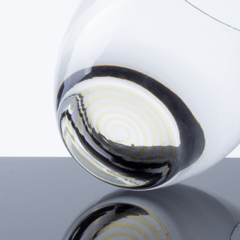 Poháre Optima Glas Lunasol s farebnou špirálou na dne oživia každodenné aj slávnostné stolovanie. Chuť a aróma nápoja vyniknú najmä kvôli guľatému dnu a tulipánovému tvaru hrdla. Poháre sú vyrobené z krištáľového skla META Glass®, čo je registrovaná ochranná známka spoločnosti Sola Switzerland EU.