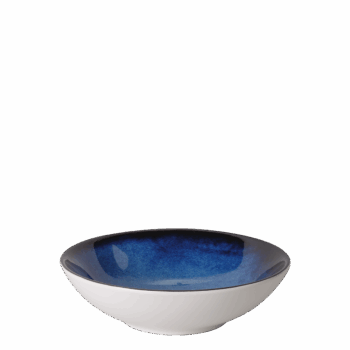 Nasledujte trendy a obohaťte svoj interiér o unikátny set z línie Gaya, ktorý hrá farbou roka 2020 – Classic Blue. Klasická modrá pripomína oblohu za súmraku alebo farbu oceánu. Je elegantná, majestátna a reprezentuje základňu na to, aby sme boli schopní posunúť sa do novej éry. Preto sme ňou ozdobili každý kúsok z tohto čarovného setu. Vďaka nemu budú chvíľky s najbližšími pri spoločnom stole aj estetickým zážitkom. Vďaka reaktívnej glazúre je každý kus originál, preto sa farebným odtieňom či vzorom môže líšiť od produktu na fotografii. Set obsahuje: 4x plytký tanier U-Coupe (ø 20 cm) 4x plytký tanier U-Coupe (ø 28 cm) 4x hlboký tanier Coupe (ø 19.5 cm) 4x šálka (280 ml)