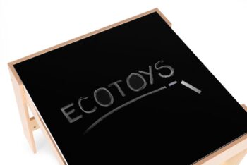 Praktický detský stolík 2v1 s dvomi stoličkami a úložným priestorom hnedá