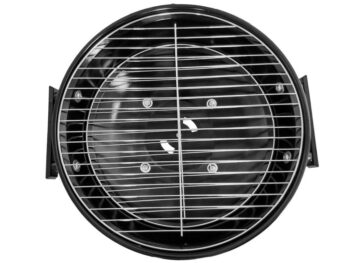 Praktický záhradný gril s ventilačným krytom