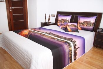 Prehoz na posteľ bielej farby s motívom mesta San Francisco Šírka: 220 cm | Dĺžka: 240 cm Šírka: 220 cm | Dĺžka: 240 cm