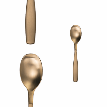 PVD vo farbe zlatej Zaujímavý zlatý príborový set Gaya s ergonomickým dizajnom a matnou úpravou. Vhodný do moderného interiéru. Set obsahuje: - 6x lyžica - 6x nôž - 6x vidlička - 6x lyžička na kávu