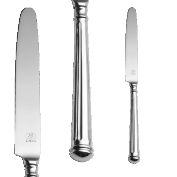 Príbor Royal z kolekcie Platinum Line vyniká svojím klasickým dizajnom a jemnou eleganciou. Masívne rúčky s decentným ukončením pôsobia vyvážene a dôstojne, čím vnesú na váš stôl kráľovský šarm. Ručná výroba zaručuje precízne spracovanie a dlhú životnosť. Royal je príbor, ktorý si vás získa svojím nadčasovým pôvabom a spríjemní každú chvíľu stolovania. Set obsahuje: 6× lyžica 6× nôž 6× vidlička 6× lyžička na kávu 6× vidlička na múčnik 6× mocca lyžička 1× šalátová lyžica 1× šalátová vidlička 1× lopatka na tortu 1× naberačka na polievku