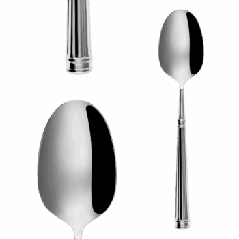 Príbor Royal z kolekcie Platinum Line vyniká svojím klasickým dizajnom a jemnou eleganciou. Masívne rúčky s decentným ukončením pôsobia vyvážene a dôstojne, čím vnesú na váš stôl kráľovský šarm. Ručná výroba zaručuje precízne spracovanie a dlhú životnosť. Royal je príbor, ktorý si vás získa svojím nadčasovým pôvabom a spríjemní každú chvíľu stolovania. Set obsahuje: 6× lyžica 6× nôž 6× vidlička 6× lyžička na kávu 6× vidlička na múčnik 6× mocca lyžička 1× šalátová lyžica 1× šalátová vidlička 1× lopatka na tortu 1× naberačka na polievku