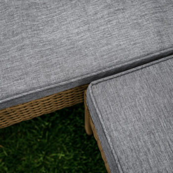 Predstavujeme vám záhradný nábytok z umelého ratanu Randi v prírodnej a svetlosivej farbe, ktorý je ideálnym doplnkom pre vašu záhradu. Tento moderný set je navrhnutý tak, aby poskytoval pohodlie a štýl pre až 7 osôb. S rozmermi 194 cm na šírku, 144 cm na hĺbku a výškou 82 cm sa perfektne hodí…