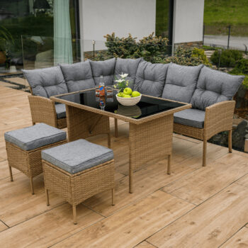 Predstavujeme vám záhradný nábytok z umelého ratanu Randi v prírodnej a svetlosivej farbe, ktorý je ideálnym doplnkom pre vašu záhradu. Tento moderný set je navrhnutý tak, aby poskytoval pohodlie a štýl pre až 7 osôb. S rozmermi 194 cm na šírku, 144 cm na hĺbku a výškou 82 cm sa perfektne hodí…
