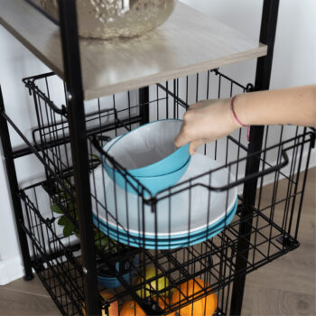 KONDELA Ratto kovový regál s košíkami čierna / prírodná – Obrázok 11