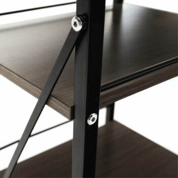 Predstavujeme vám kovový regál s košíkami Ratto, ktorý kombinuje moderný dizajn s praktickosťou. Tento elegantný kus nábytku v čiernej a prírodnej farbe je ideálnym doplnkom do vášho interiéru, či už ho umiestnite do obývačky, spálne alebo predsiene.