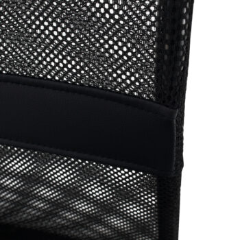 Predstavujeme vám modernú kancelársku stoličku s podrúčkami Remo 3 New v elegantnej čiernej farbe, ktorá je ideálnym riešením pre váš pracovný priestor. Táto stolička značky KONDELA kombinuje funkčnosť a štýl, čo ju robí skvelou voľbou pre každého, kto hľadá pohodlie a estetiku v jednom.