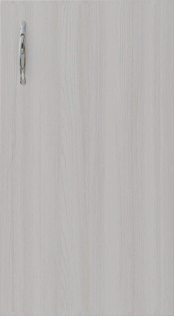 Moderná kuchyňa Rene vás zaujme svojim praktickým a zároveň štýlovým prevedením. Je vhodná do moderných interiérov. Disponuje množstvom úložného priestoru.Výška horných skriniek: 72 cm. Hĺbka: 30/32 cm. Výška dolných skriniek: 82 cm. Hĺbka: 46 cm.Sokel nie je v cene zostavy.Rozmery zostavy (š,h): 200 x 48 cm.Kuchynské skrinky sú vyrobené z kvalitných LTD dosiek. Ich údržba je nenáročná. Korpus je vo farbe grafit. Dvierka sú vo farbe ash surfside / chinchilla grey. Úchyty sú plastové, v čiernej farbe.Horné skrinky majú v cene regulovateľné závesy. Ku každej hornej skrinke sa zároveň dodávajú 2 ks 10 cm závesnej lišty. Nedelenú závesnú lištu pre jednoduchšiu montáž je možné doobjednať.Kuchynská zostava je zložená z týchto prvkov:2x horná skrinka 80/72 cm, horná skrinka 40/72 cm, dolná skrinka 80/82 cm, dolná drezová skrinka 80/82 cm, dolná skrinka 40/82 cmDrez a pracovnú dosku je potrebné dokúpiť.Spotrebiče nie sú súčasťou kuchynskej linky.Kuchyňu je možné zakúpiť len ako zostavu.Dodávame v demontovanom stave.