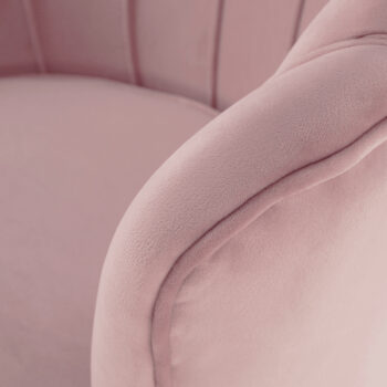 Predstavujeme vám dizajnové otočné kreslo Rolio v elegantnej svetloružovej farbe (Velvet) so zlatými detailmi, ktoré sa stane skvostom vášho interiéru. Toto kreslo je ideálnou voľbou pre tých, ktorí hľadajú kombináciu moderného vzhľadu a pohodlia.