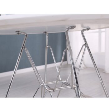 Okrúhly jedálenský stôl Rondy New 80 je elegantným a moderným doplnkom pre vašu kuchyňu alebo jedáleň. Tento stôl vyniká svojím bielym vysokým leskom, ktorý dodáva priestoru svetlosť a čistotu. Kombinácia materiálov MDF a chróm zaručuje nielen estetický vzhľad, ale aj dlhú…